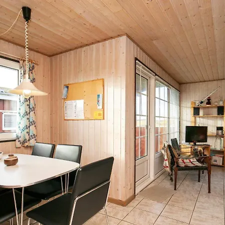 Cosy Holiday Home In Ringk Bing With Terrace 別荘 リンケビング